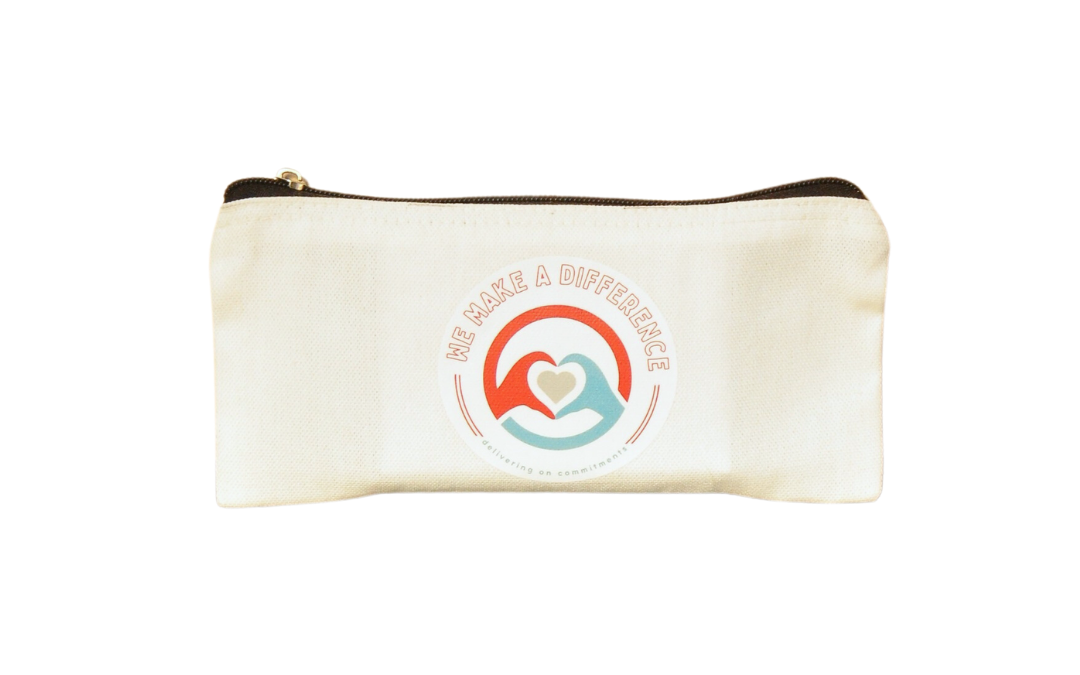 Flat Pouch with Contrasting Zipper 1